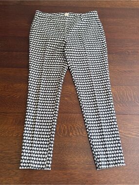 True Royal Black & White Geometric Cropped Pants